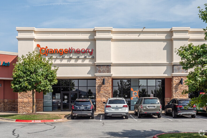 More Photos Of 100 E Joyce Blvd, Fayetteville Unknown For Lease