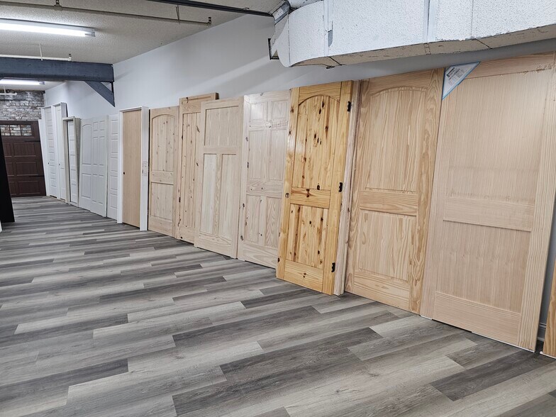 More Photos Of 1087 Sycamore St, Bristol Office For Sale
