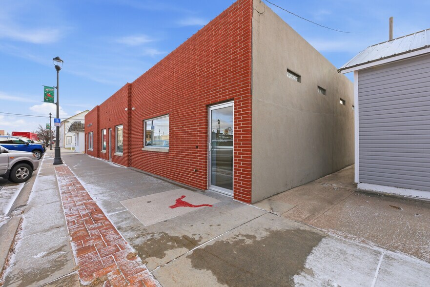 More Photos Of 116 E 2nd St, Kimball Office For Sale