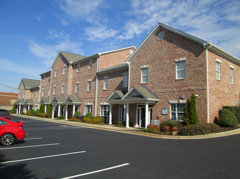 Primary Photo Of 368 W Pike St, Lawrenceville Medical For Lease