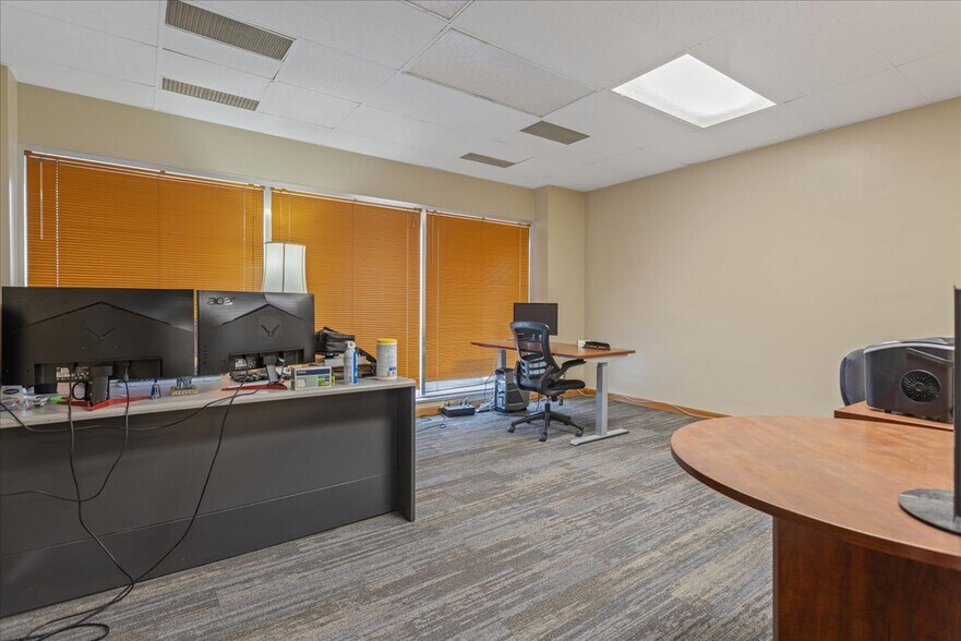 More Photos Of 1803-1807 Capitol Ave, Cheyenne Office For Sale