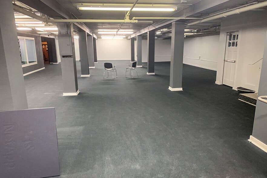 More Photos Of 808-810 Main St, Vancouver Loft Creative Space For Lease