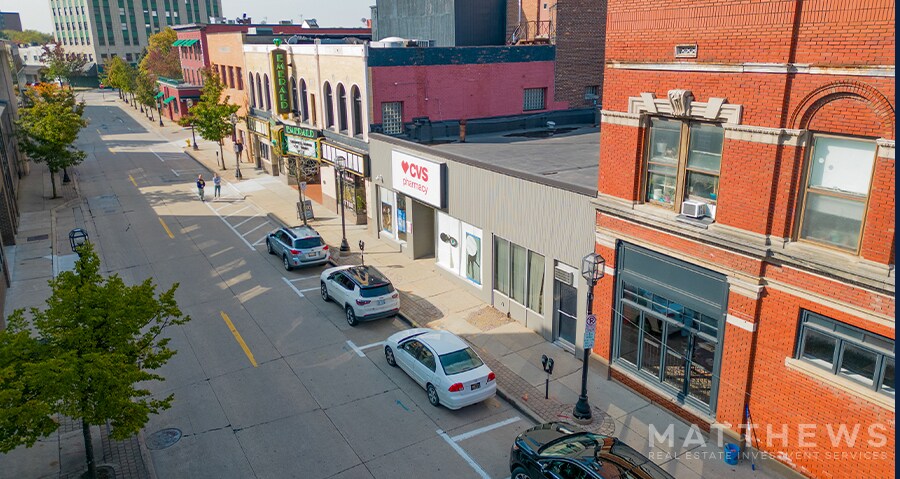 More Photos Of 35 N Walnut St, Mount Clemens Drugstore For Lease