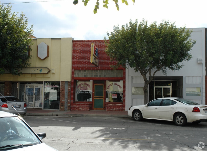 Primary Photo Of 407 Center St, Taft Storefront For Sale
