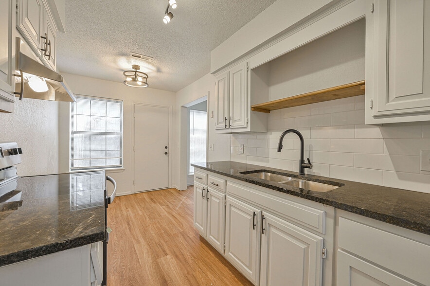 More Photos Of 8300 NW 10th St, Oklahoma City Apartments For Sale