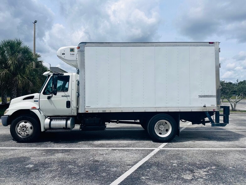 More Photos Of 4300 Clarcona Ocoee Rd, Orlando General Retail For Sale