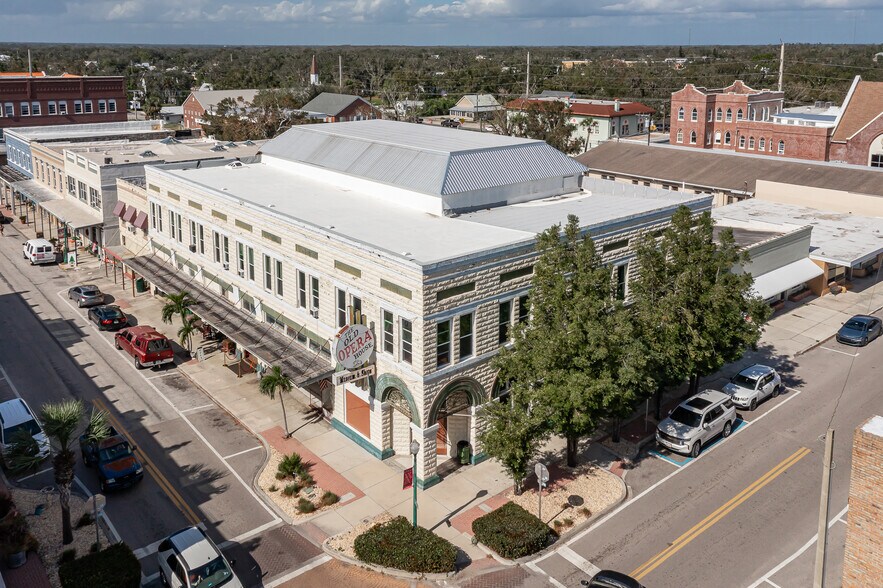 More Photos Of 106 W Oak St, Arcadia Storefront For Sale
