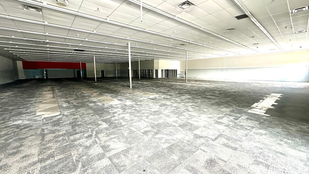 More Photos Of 1818 Philo Rd, Urbana Drugstore For Lease