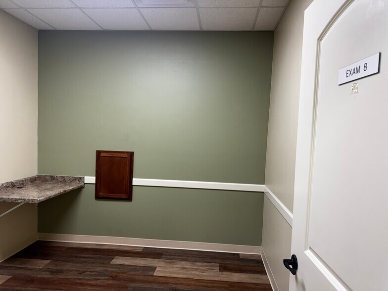 More Photos Of 2201 Veterans Blvd, Dublin Restaurant For Sale