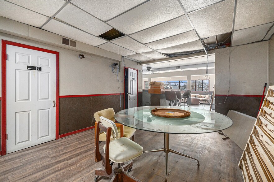 More Photos Of 1008 Bancroft St, Omaha General Retail For Sale