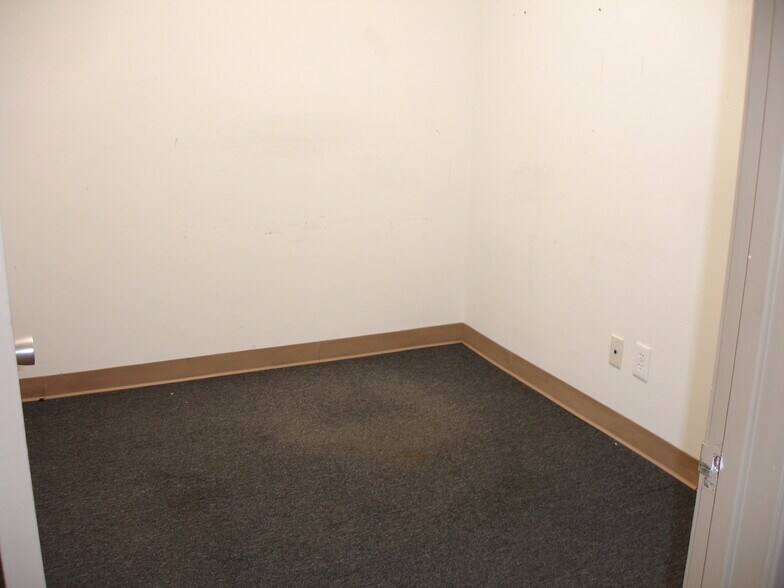 More Photos Of 1022 Pasadena Blvd, Pasadena Medical For Lease