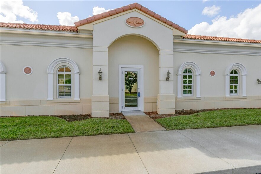 More Photos Of 8043 Spyglass Hill Rd, Melbourne Medical For Lease