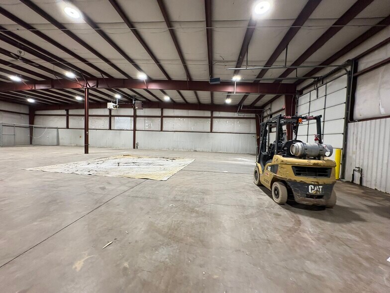 More Photos Of 3106 Independence Dr, Fort Wayne Warehouse For Lease