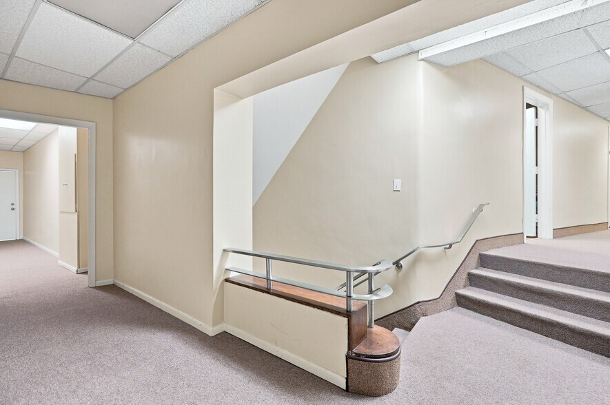 More Photos Of 3506 Memorial Ave, Lynchburg Office For Sale