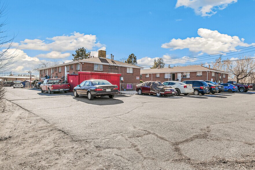 More Photos Of 5325 & 5335 W 4th Ave, Lakewood Apartments For Sale