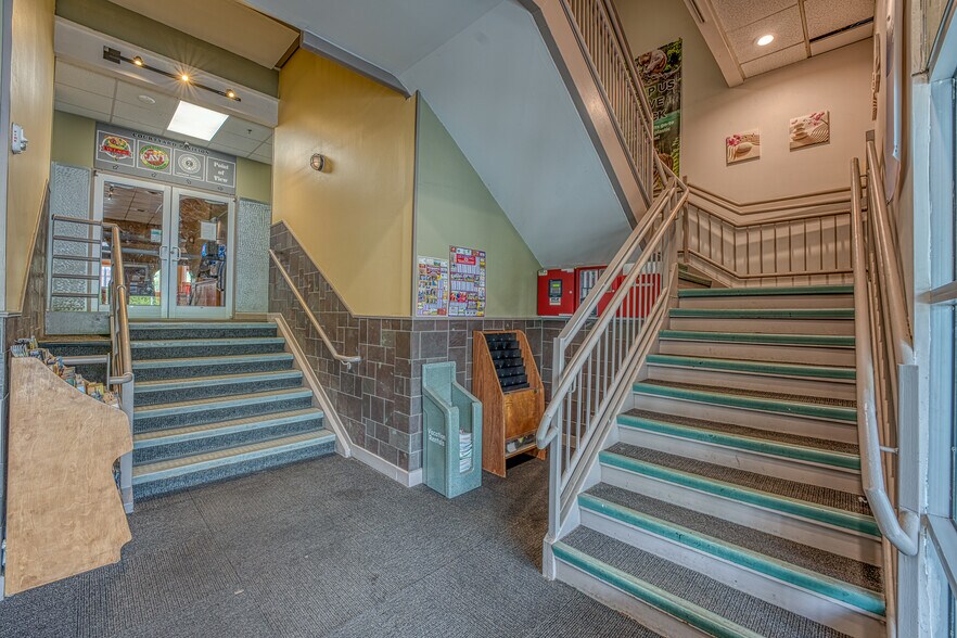 More Photos Of 45 Hanover St, Lebanon Restaurant For Lease