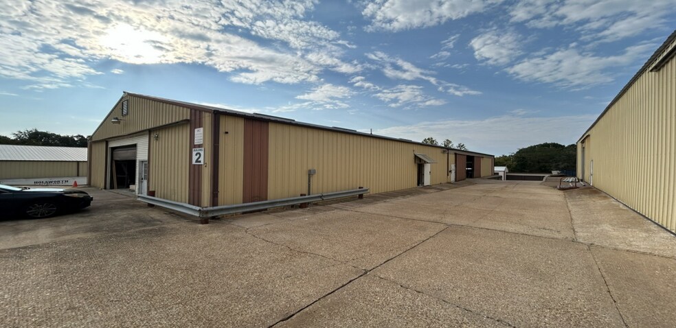 More Photos Of 846 State Highway AT, Villa Ridge Warehouse For Lease