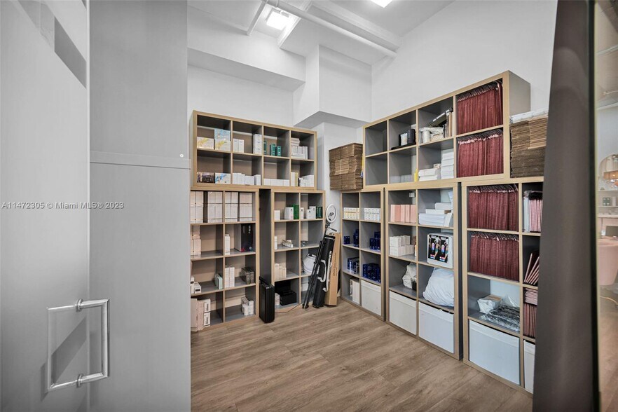 More Photos Of 1560 Lenox Ave, Miami Beach Office For Sale