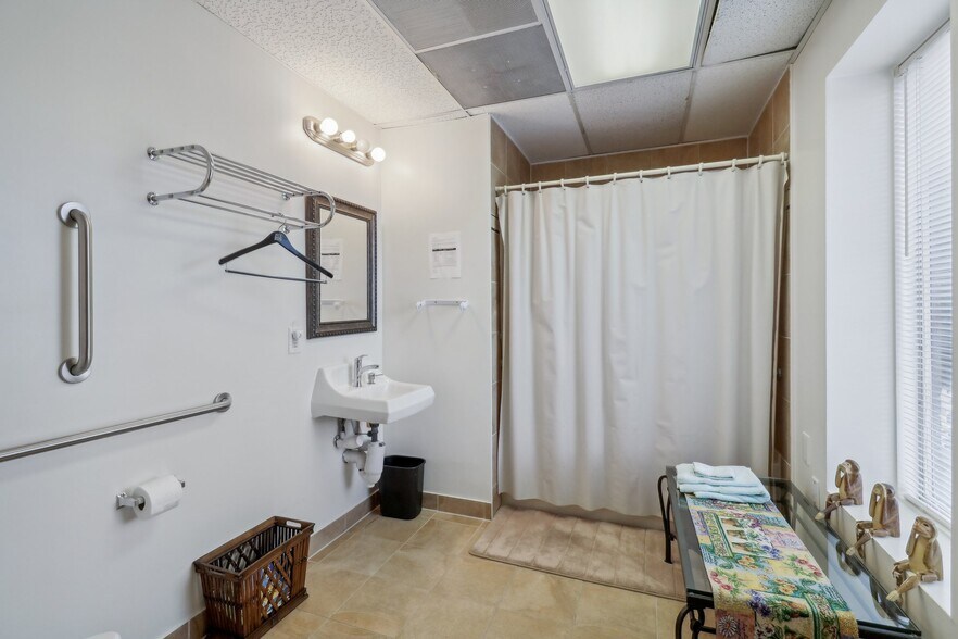 More Photos Of 2235 Cedar Ln, Vienna Office For Sale