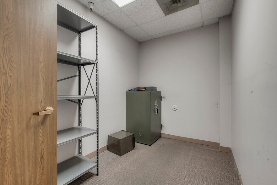 More Photos Of 400 E Park Ave, Chico Office For Sale