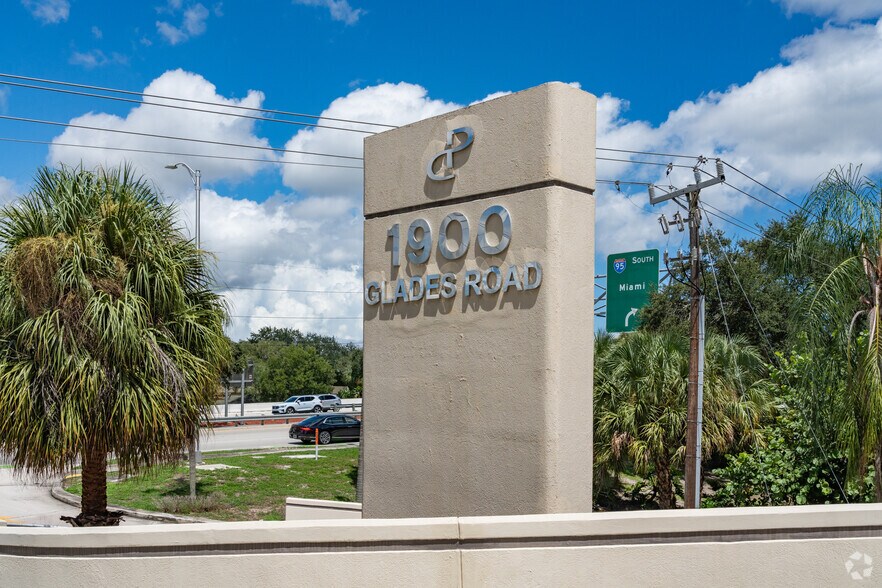 More Photos Of 1900 Glades Rd, Boca Raton Coworking Space