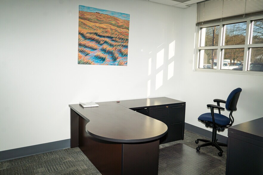 More Photos Of 333 N Main St, Lambertville General Retail For Lease