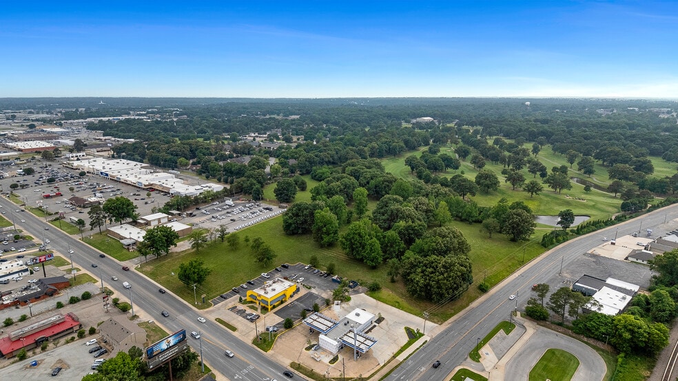 More Photos Of 901 S. Caraway Rd, Jonesboro Land For Sale