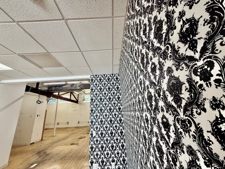More Photos Of 205 Railroad Ave, Greenwich Freestanding For Lease