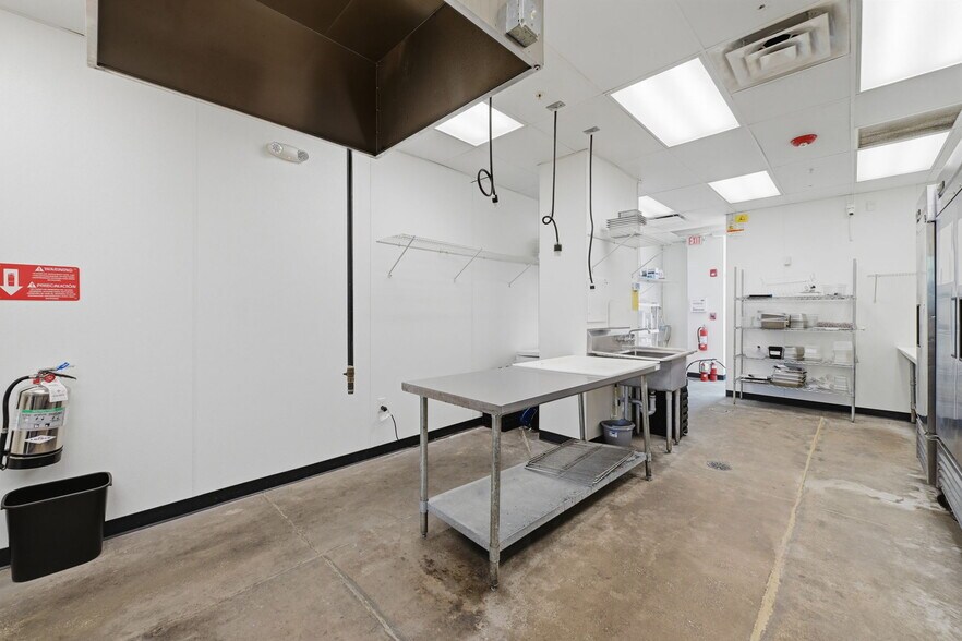 More Photos Of 98-118 Front St, Berea Dormitory For Lease