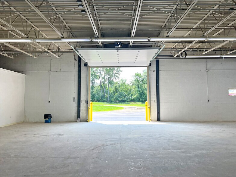 More Photos Of 4300 W Ridge Rd, Erie Manufacturing For Lease