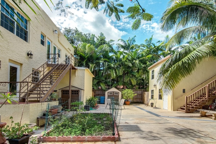 More Photos Of 2630 Natoma St, Coconut Grove Apartments For Sale