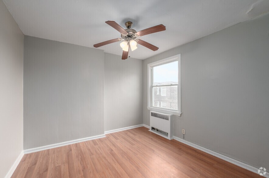 More Photos Of 12700 Shaker Blvd, Cleveland Apartments For Sale