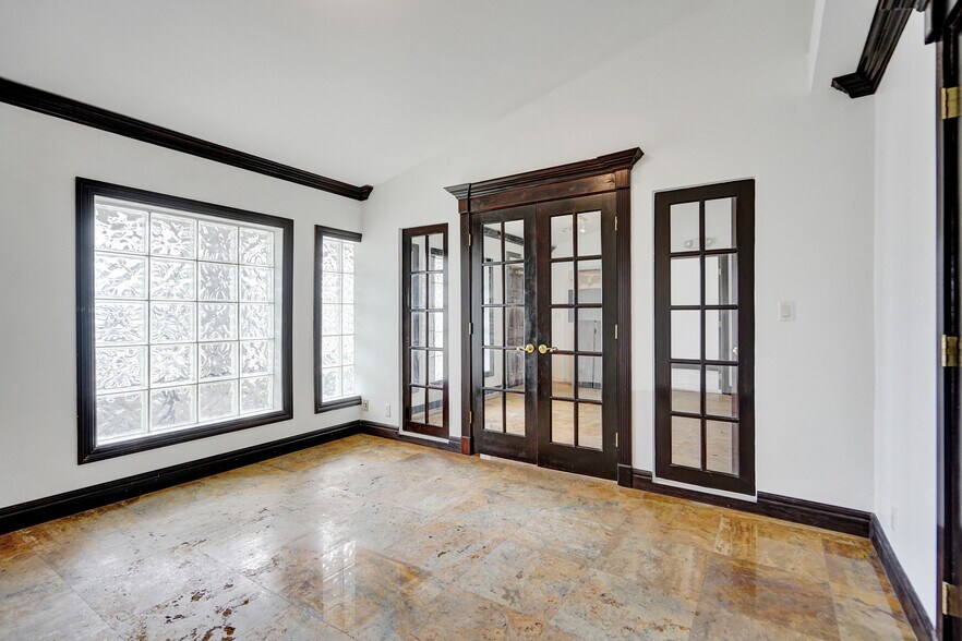 More Photos Of 51 E Commercial Blvd, Fort Lauderdale Medical For Sale