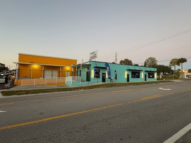 More Photos Of 238 Peachtree St, Cocoa Freestanding For Lease