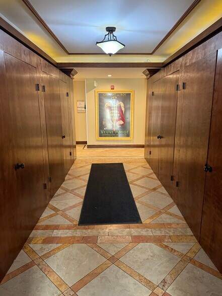 More Photos Of 1409 Sutter St, San Francisco Hotel For Lease