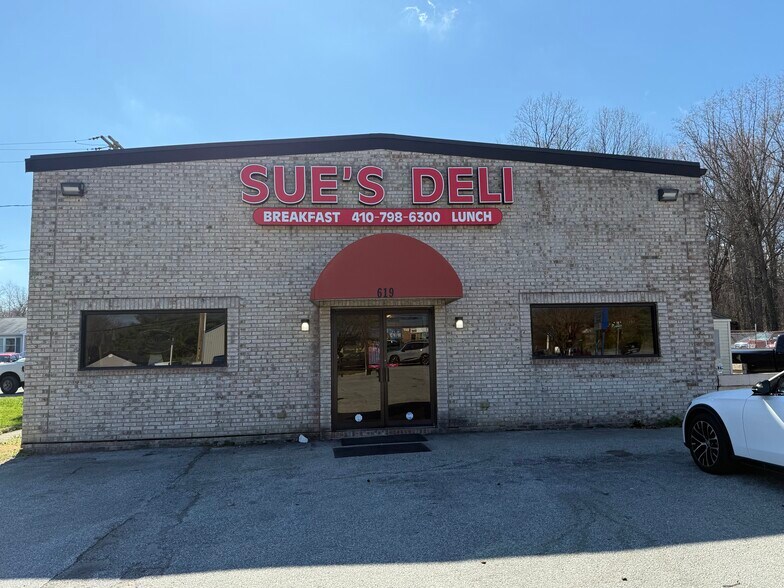 Primary Photo Of 619 Central Ave E, Edgewater Restaurant For Lease