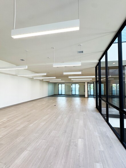 More Photos Of 445 S Beverly Dr, Beverly Hills Loft Creative Space For Lease