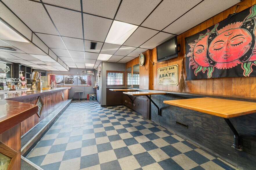 More Photos Of 1321 Commonwealth Ave, Duluth Storefront For Sale