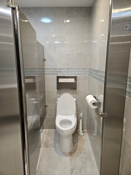 More Photos Of 1517 Fair Oaks Ave, South Pasadena Office For Lease