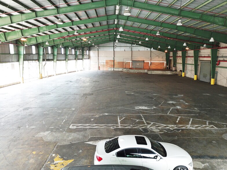 More Photos Of 501 Sumner St, Honolulu Warehouse For Sale