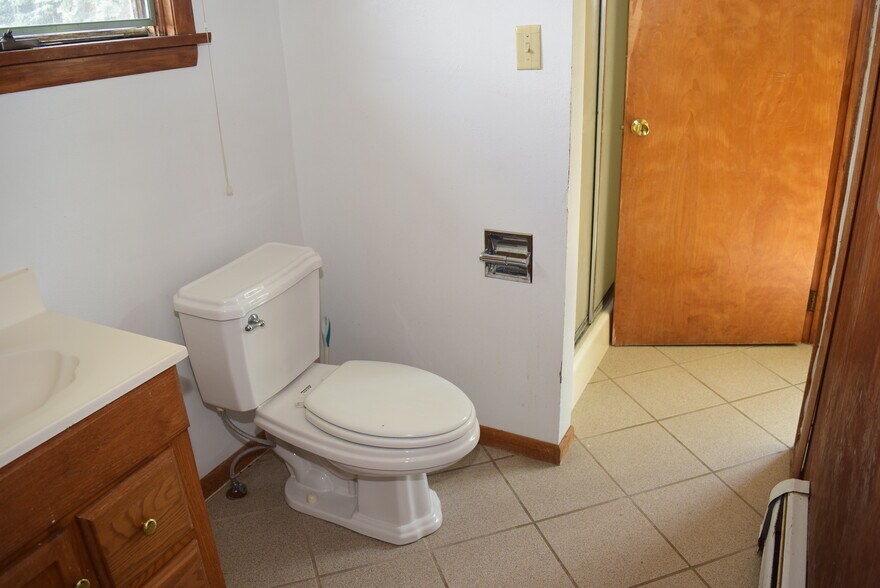 More Photos Of 2013 General Potter Hwy, Centre Hall Showroom For Sale