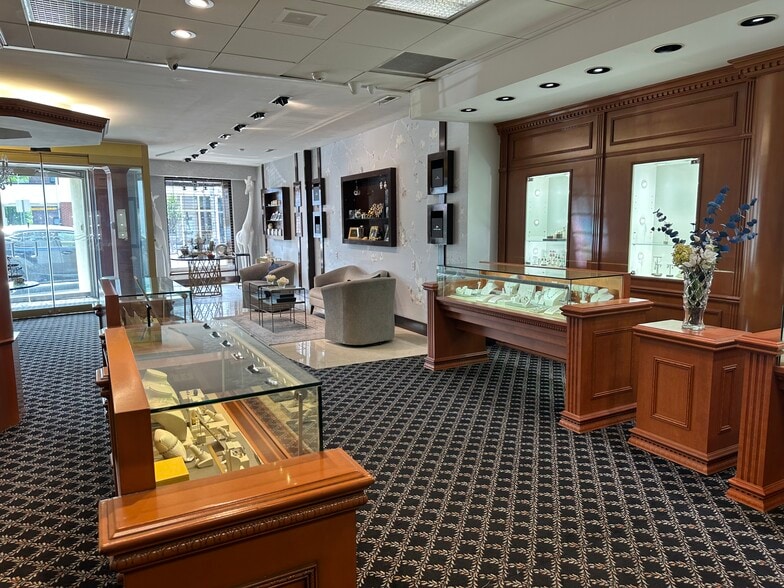 More Photos Of 733 Anderson Ave, Cliffside Park Storefront Retail Residential For Lease