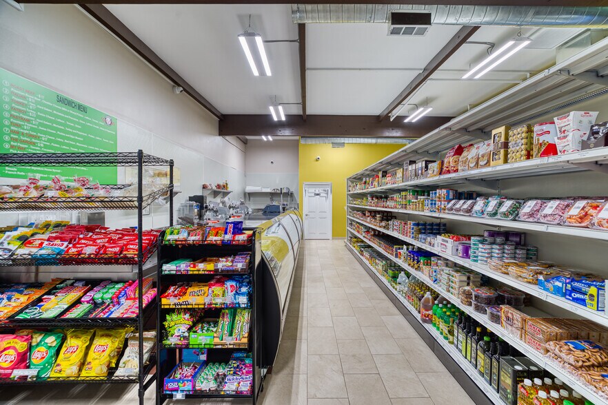 More Photos Of 10124-10138 Topanga Canyon Blvd, Chatsworth General Retail For Sale