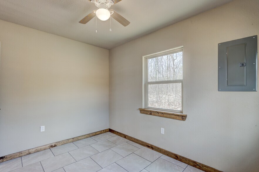 More Photos Of 27210 S Highway 125, Afton Apartments For Sale