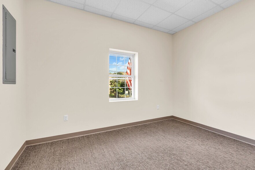 More Photos Of 40 Broad St, Eatontown Medical For Sale