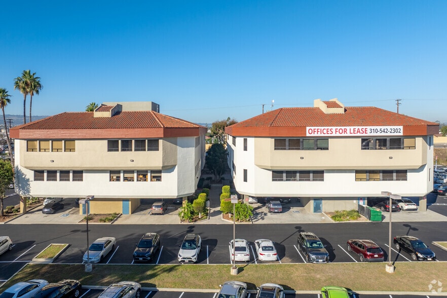 More Photos Of 24404 S Vermont Ave, Harbor City Unknown For Lease