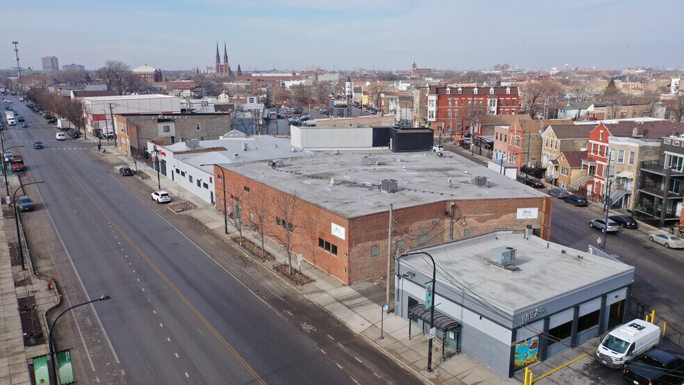 More Photos Of 1643 W Cermak Rd, Chicago Warehouse For Sale