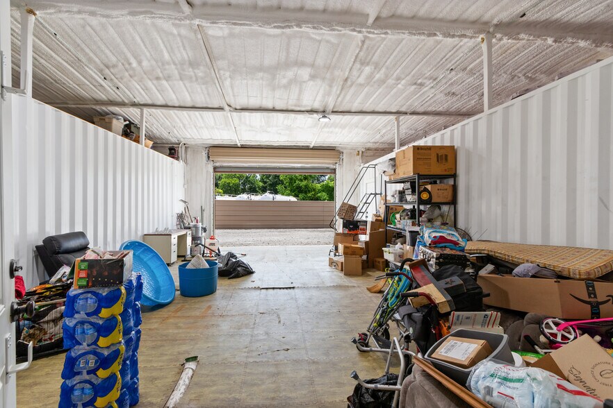 More Photos Of 16815 Avenue A, Channelview Truck Terminal For Sale