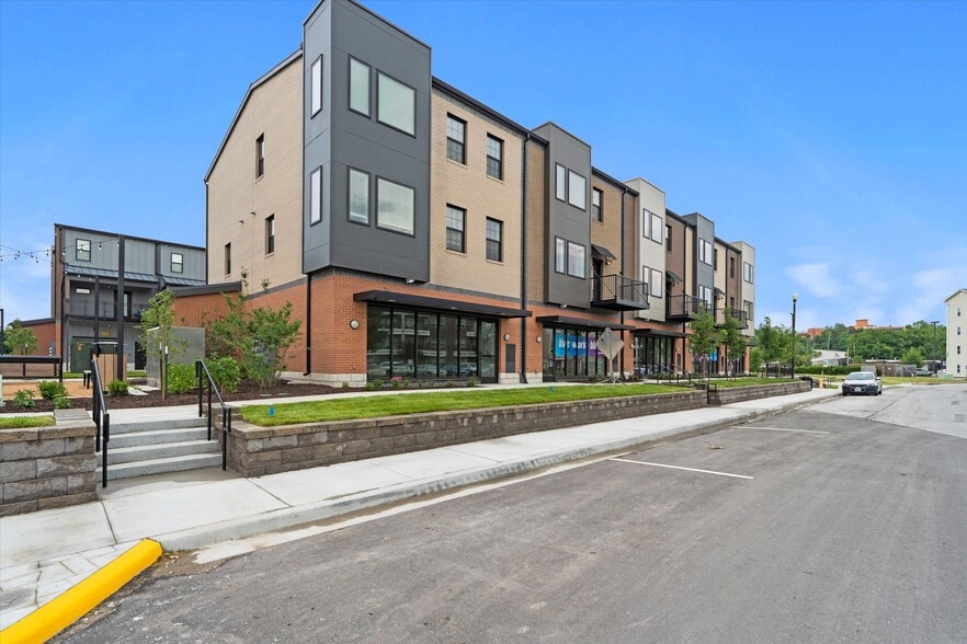 More Photos Of 2914-2924 Buchanan St, Kansas City Unknown For Lease
