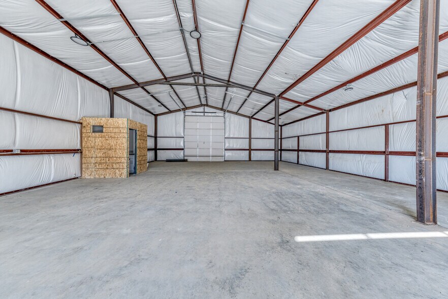More Photos Of 11955 N FM 730, Azle Warehouse For Lease